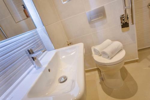 Aparthotel Dwell City Living