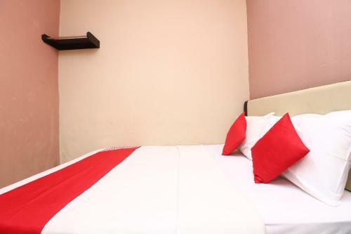 Oyo 89588 Destiny Riverside Hotel