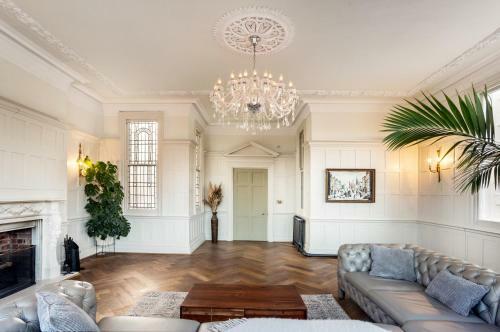 Luxury Villa, City Centre With Parking