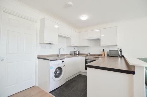 No.8 Westbay Apartment