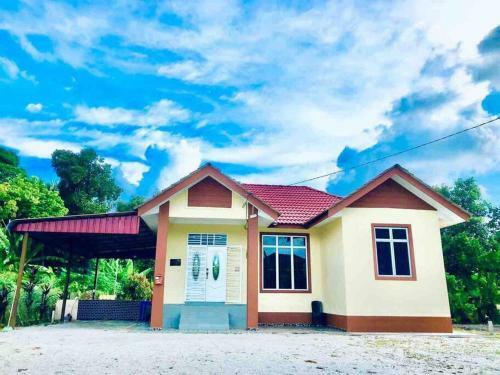 Putri Homestay With Private Pool And Bbq Stuff