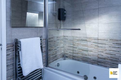 Penda Contractor And Leisure Guests Nottingham