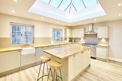 Host & Stay- Graham House