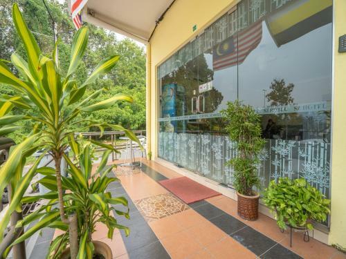 Oyo 89328 Sz Hotel