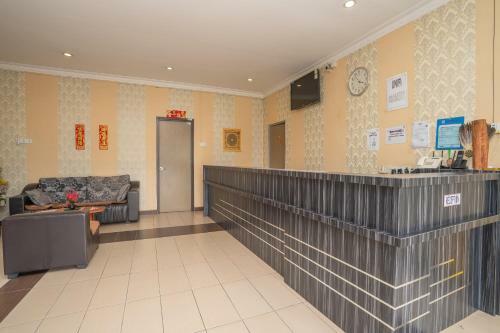 Oyo 89328 Sz Hotel