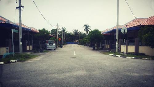 Fahaz Lumut Homestay