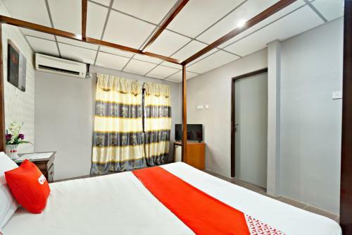 Oyo 44101 Hotel Dj Palace