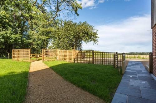 Apartamento Oak & Hazel, Heath Row Barn