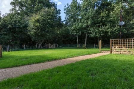Apartamento Oak & Hazel, Heath Row Barn