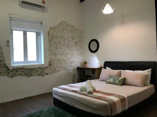 Albergue Check In Lodge