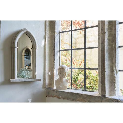 Lovedays Cottage, 16th Century Home In Painswick