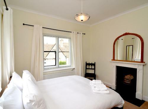 3 Bed Cotswold House With Large Garden
