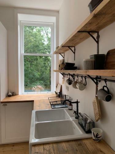 Oakshaw Apartment