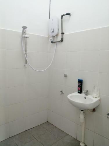 Hostal Room In Bb - Amida Point Services