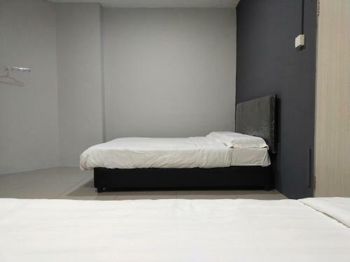 Hotel Oyo 90478 Marina World