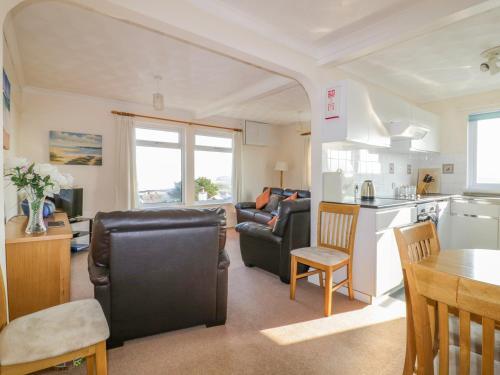Yellow Sands Apartment 7