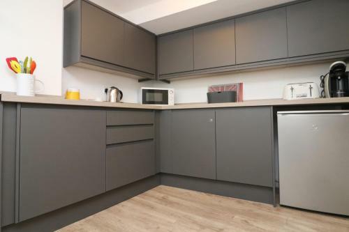 Town Centre Apartment With Parking