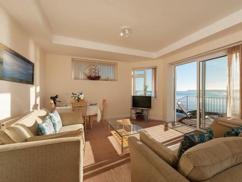 7 Vista Apartments