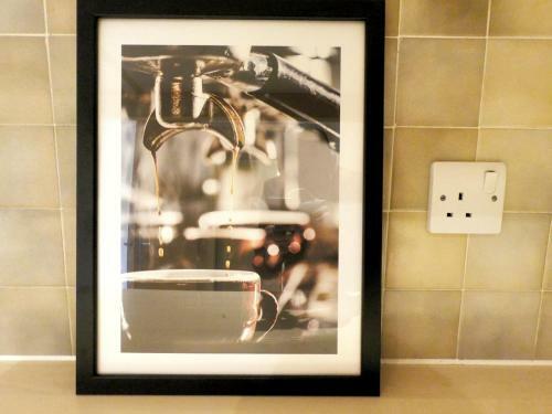 Central Spacious & Stylish Apartment With Free Parking