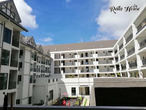 Apartamentos Rata House