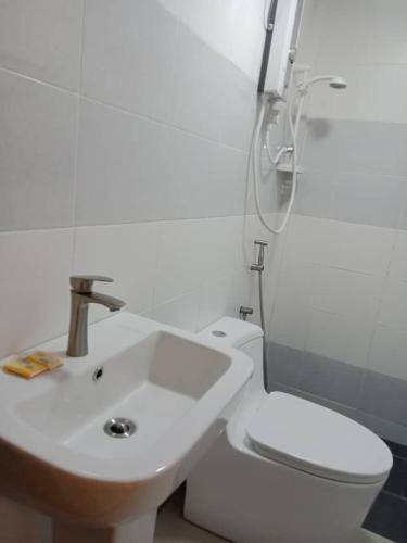 Adam Hotel