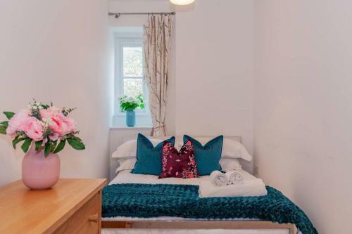 Unique And Quirky Central Apartment With Parking