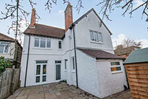 Glanville Road, Apartments