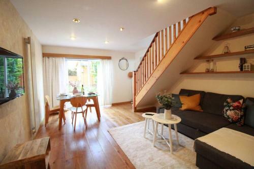 Cheerful Two-bedroom Residential Home