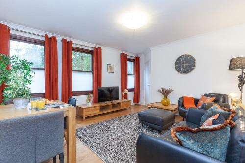 Vibrant & Bright City Centre Apartment!