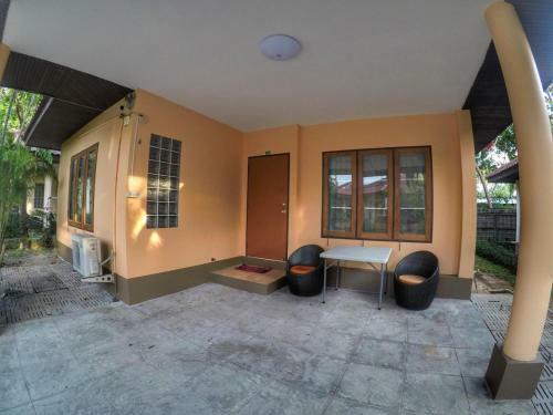 Hostal Busaba House