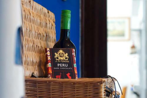 Perranporth Bungalow 2mins Walk To Beach!