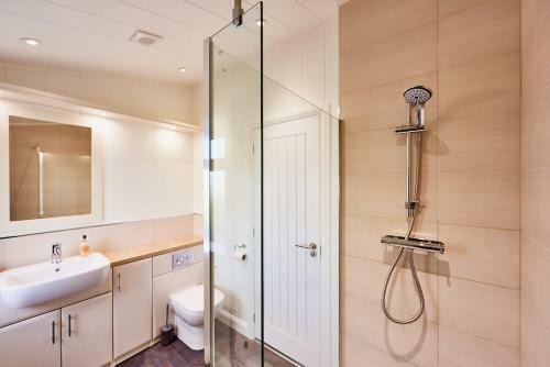 Silverwood Luxury Lodges & Bistro Barn