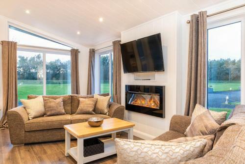 Silverwood Luxury Lodges & Bistro Barn