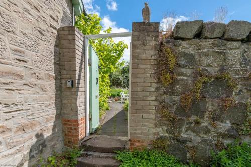 Gardeners Cottage - Walled Garden Retreat