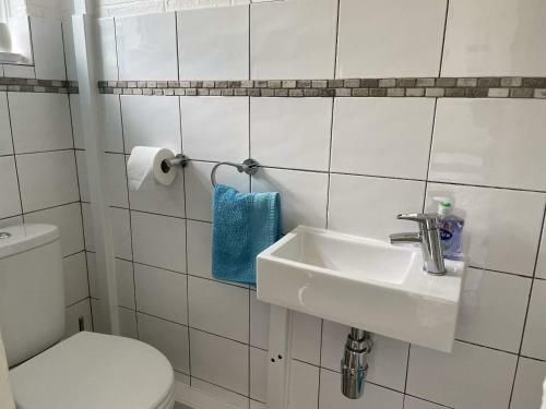 Beach Fronted Studio Apartment Sleeps 2 Adults And 1 Child