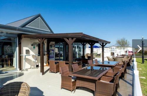 Pevensey Bay Holiday Park 2 Bedrooms Both With En Suites