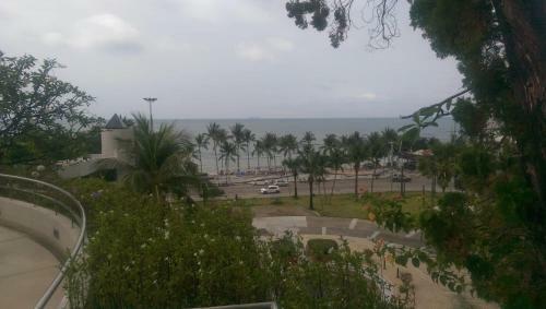 Thailand Pattaya Front Line Beach Apartment