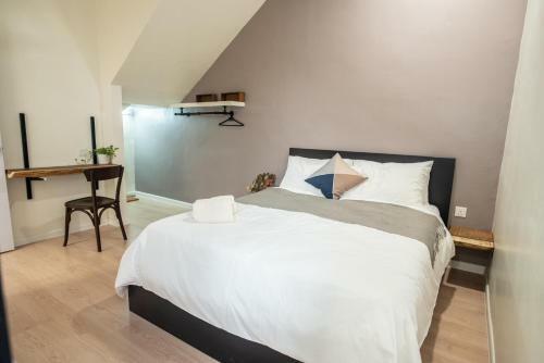 M12 Homestay