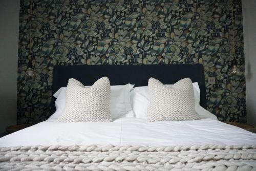 Bijou For Two