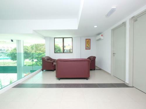 Oyo 44043 First Garden Hotel
