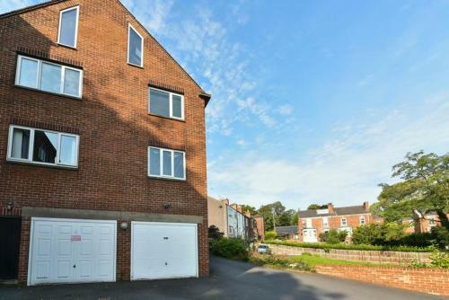 Spacious 4 Bedroom Apartment