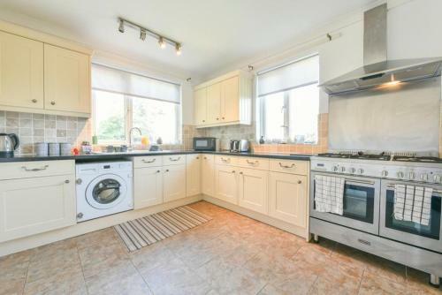 Spacious 4 Bedroom Apartment