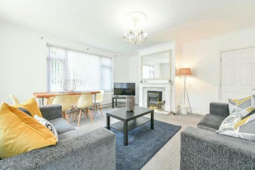 Spacious 4 Bedroom Apartment