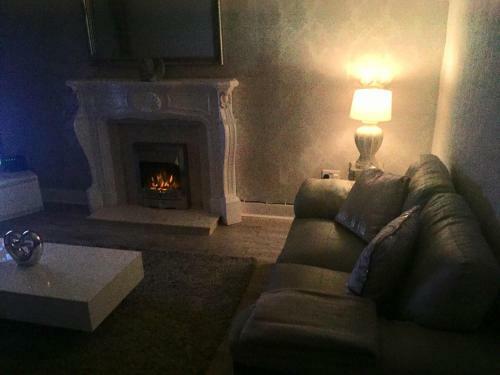 River Clyde Views - Private & Spacious Apartment