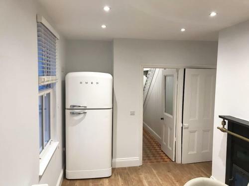 143 New Road Porthcawl