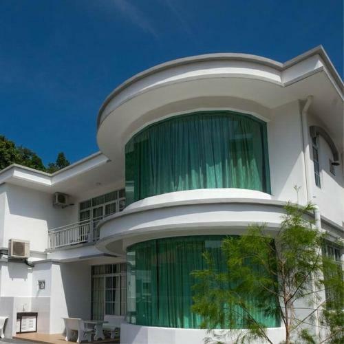 Villa 6, Persiaran Tanjung Bunga 3