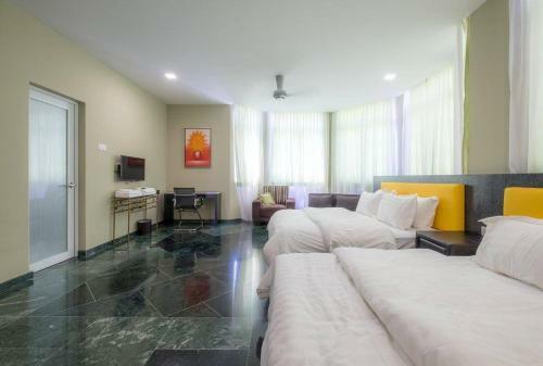 Villa 6, Persiaran Tanjung Bunga 3
