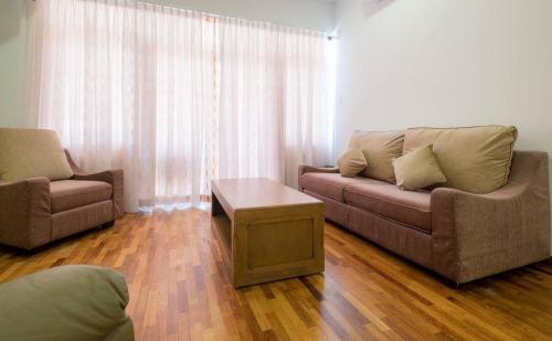Villa 6, Persiaran Tanjung Bunga 3