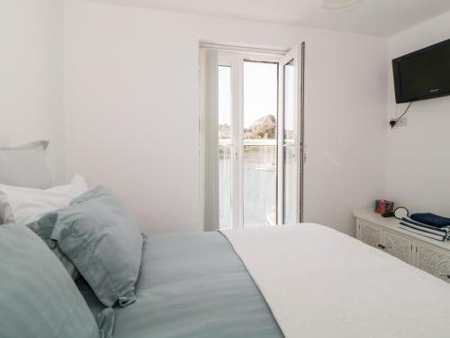 2 Beach Cottage