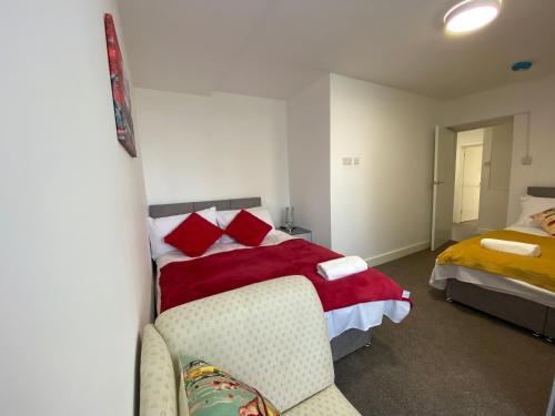 Octagon Apartment 2